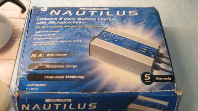MotoMaster Nautilus 15A 3 Bank Onboard Battery Charger like new fully automatic battery charger prov...