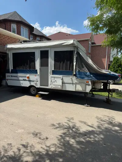 READY TO CAMP 2007 Jay Series 1206 pop-up camper in very good condition, perfect for family camping...