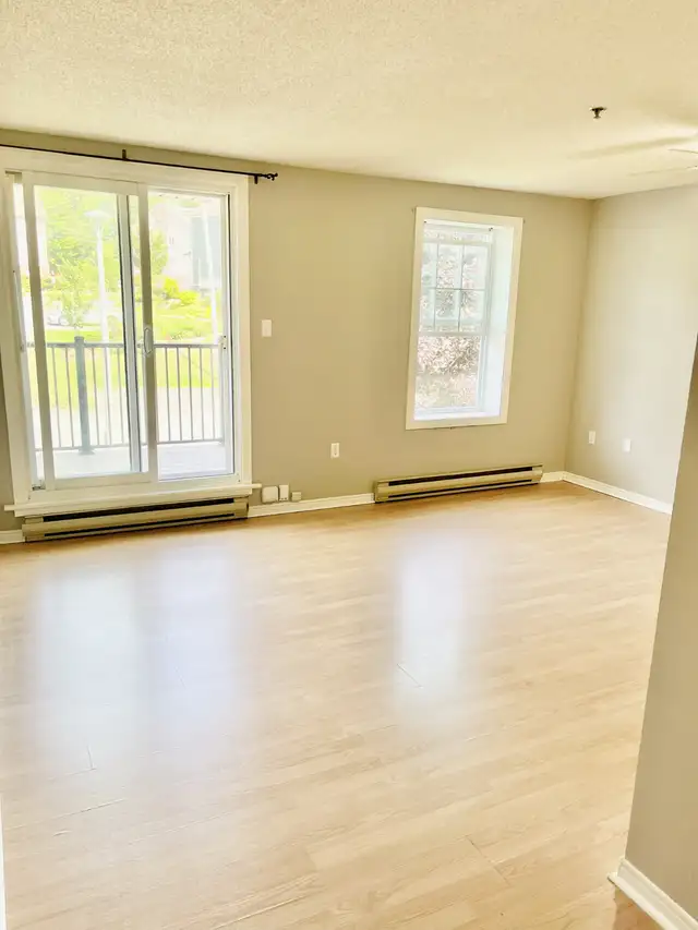 Charming 1 Bed / 1 Bath - 79 Collins Grove Dartmouth