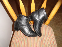 Women's Boots & Booties - Size 7 - Very Good Condition
