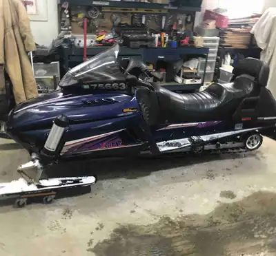 1995 V MAX 500 DX good condition newer skis and 2 up seat engine rebuilt in 2022 electric start and...