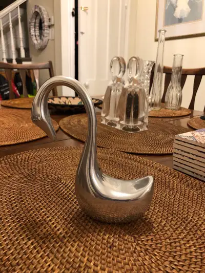 MCM Hoselton Silver Metal Swan Sculpture Made In Canada Marked 1363 & Signed 6 1/5”h x 5 1/2”d x 1 1...