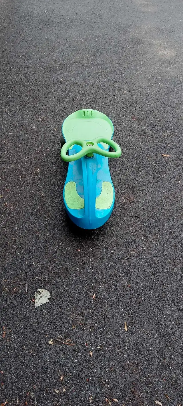 plasma car blue in Other in Fredericton - Image 3