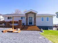 723 Fifth Street, Keewatin - Meticulously Renovated & Maintained
