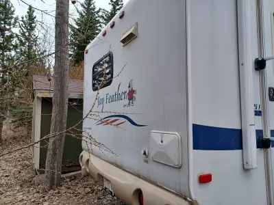 Selling a 2008 Jaco Jay Feather hard wall bumper pull trailer. It has 1 slide. Clean well looked aft...