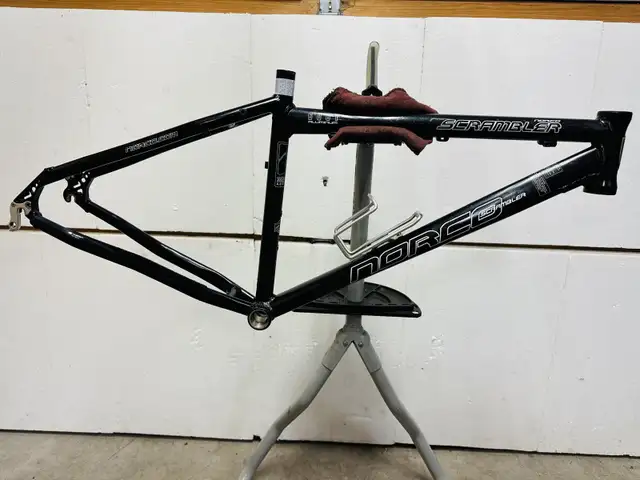 Overhauled Norco aluminum mountain bike with lots of upgrades in Mountain in Markham / York Region - Image 11