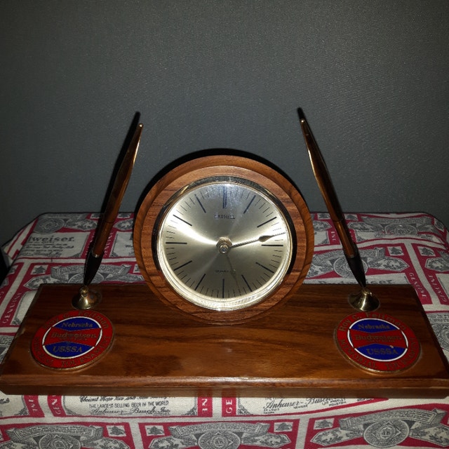 BUDWEISER ITEM M230 EXECUTIVE DESK CLOCK AND PEN SET Arts & Collectibles Calgary Kijiji