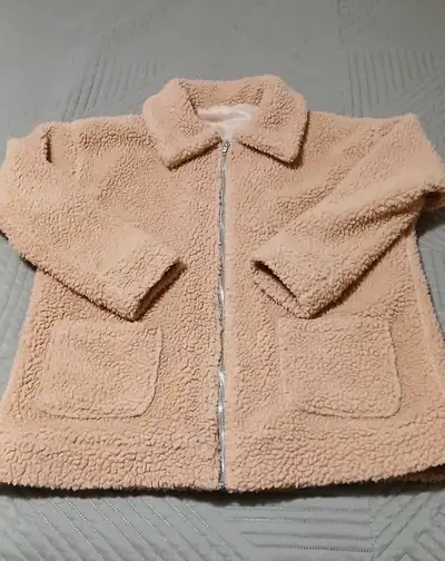 Like New Tan Teddy Jacket,  Medium Hamilton .L8K 2H3, View more