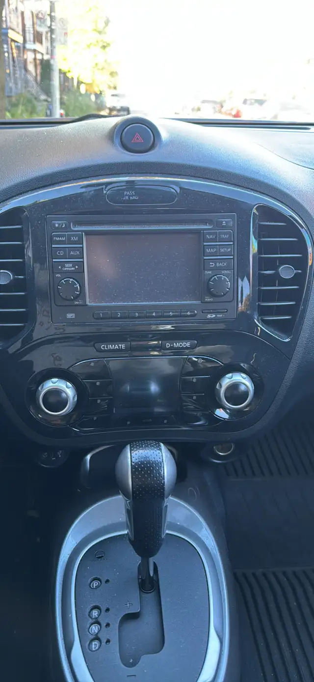 Nissan JUKE 2012605485975145687044