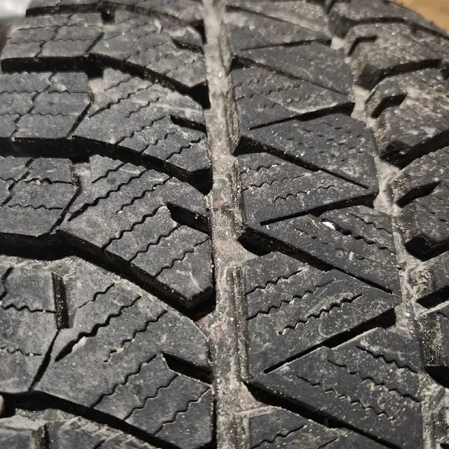 Snow Tires 225 65 R17 bridgestone studless in Tires & Rims in Barrie - Image 3