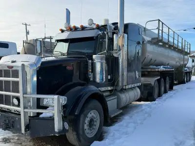 This is a used 2013 Lazer stainless steel tank trailer with a 44m3 capacity, featuring a 2-compt tan...