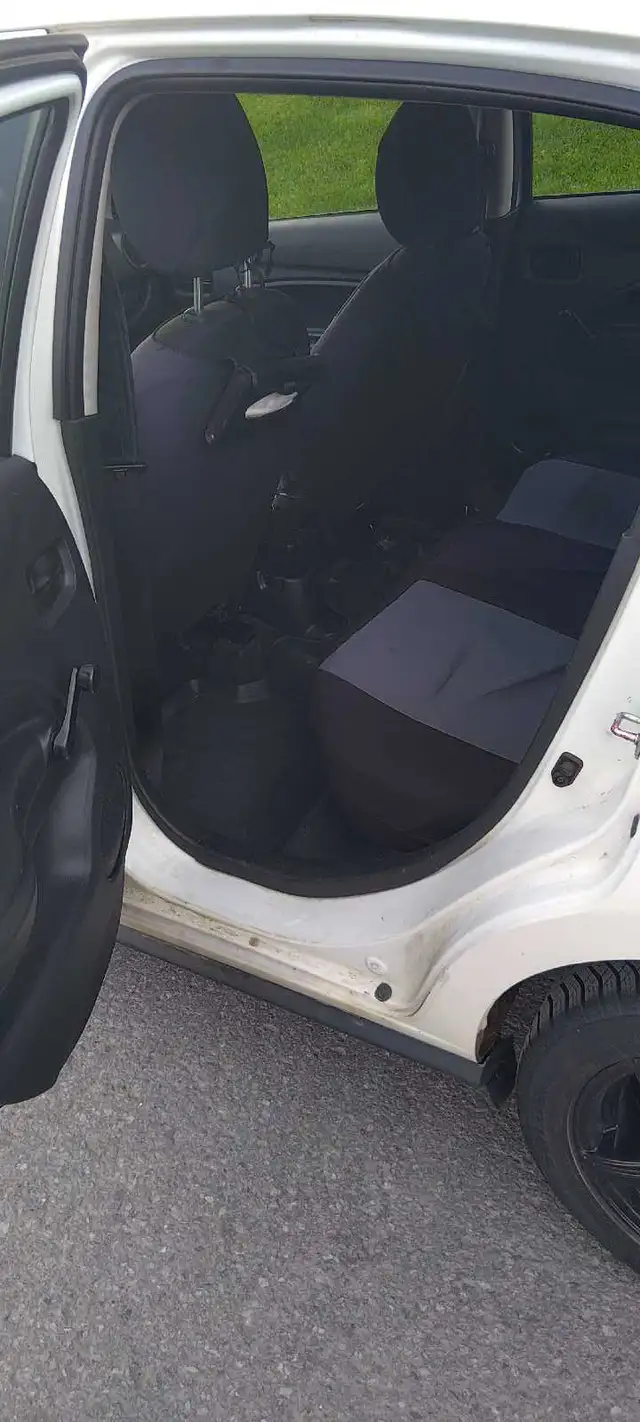 Mitsubishi Mirage 2017598236114767718404