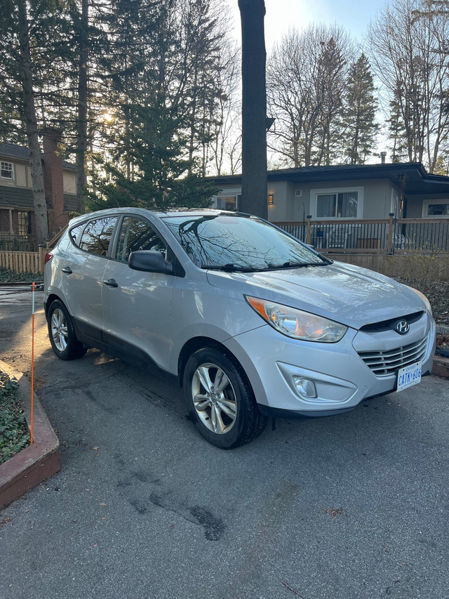 2013 Hyundai Tuscon Clean/Safetied in Cars & Trucks in Hamilton - Image 2