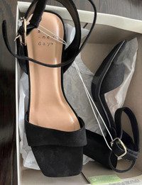 Brand new heels size 9 (A new day)