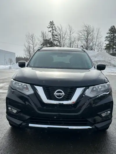 Selling my 2017 Nissan Rogue SV AWD. This Rogue was well maintained. It runs and drives great, very...