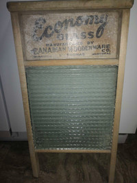 Vintage Economy Glass Canadian Woodware Washboard 