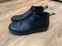 Women’s size 9 Dr Martens Katya Chelsea boots doc leather