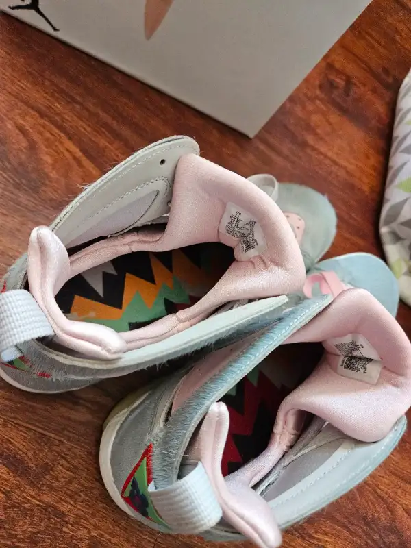 Jordan 7 Retro - Neutral Grey63234727526403122