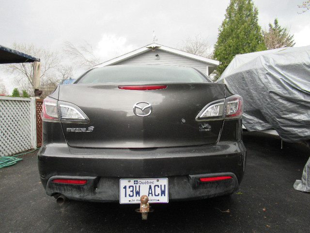 Mazda 3 2010 manuelle 5 vitesses dans Autos et camions  à Ouest de l’Île - Image 3