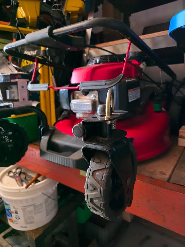 Black Max W Honda GCV160 Zero-Turn Lawnmower Over Head  Cam in Lawnmowers & Leaf Blowers in Windsor Region - Image 3