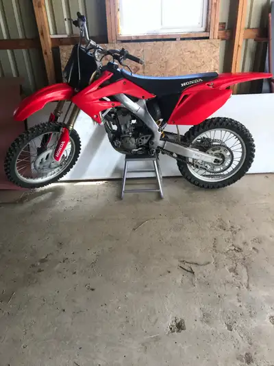 2009 250. Hasn’t been rode much last couple years. Needs valves adjusted. Runs starts good just need...