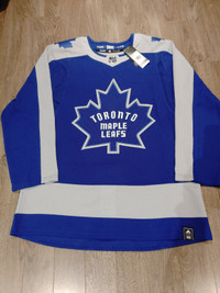 Toronto Maple Leafs Reverse Retro 1.0 jersey - BNWT - authentic