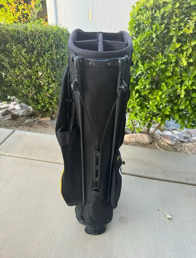 Nike LIVESTRONG Golf stand bag in Golf in Belleville - Image 6