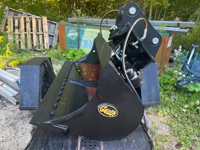 New 72 inch tilt grading bucket new unused 65 mm pins