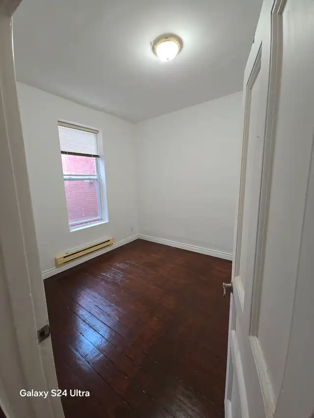 Spacious Duplex Apartment in Pointe-Saint-Charles in Long Term Rentals in City of Montréal - Image 14