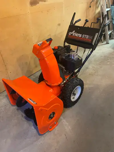 Ariens ST824 Snowblower. , View more