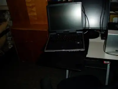 Ordinateurs de bureau et portable de différentes marques, View more
