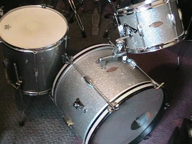 LATE 50's EARLY 60's"STEWART JAZZ KIT"(mij)Diamond Glass Glitter in Drums & Percussion in Windsor Region - Image 6