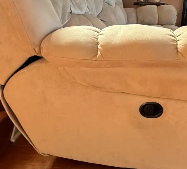 3-piece Reclining Couch Set in Couches & Futons in Kingston - Image 6