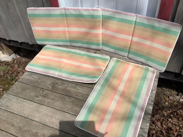 4 outdoor chair pads $10 in Patio & Garden Furniture in Gatineau - Image 3