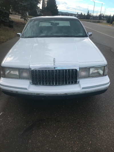 1993 Lincoln Town car Signature