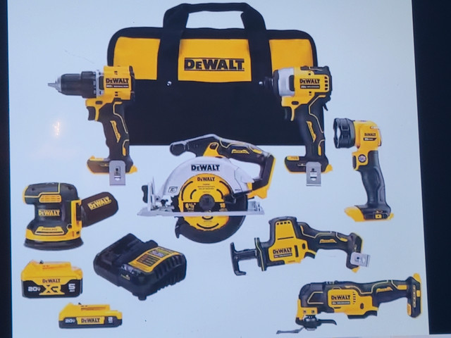 LOOKING FOR ( F R E E )--BROKEN DEWALT / MILWAUKEE TOOLS in Power Tools in Moncton