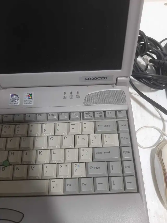 Toshiba Satellite Pro 4020CDT in Laptops in City of Montréal - Image 4