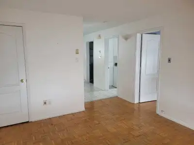 Beautiful 2 bedroom apartment 1 bath, with an unfinished basement for extra storage. Driveway Parkin...