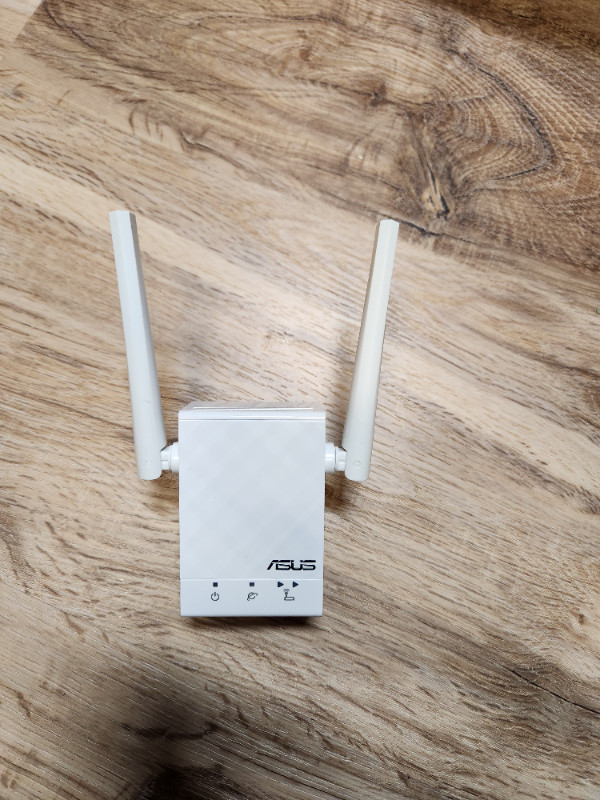 ASUS Wifi Extender in Networking in Kitchener / Waterloo