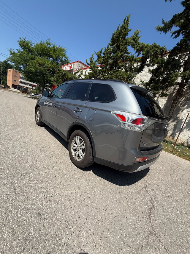 2015 Mitsubishi Outlander SE in Cars & Trucks in Markham / York Region - Image 3