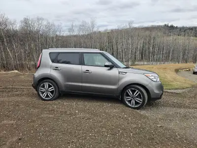 Very clean Kia Soul EX GDI Active status 139000 km New frt brakes and rotors, recently tuned up and...