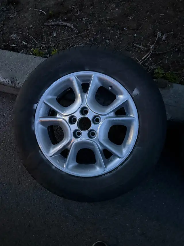 4X225/65/R17 Compasal summer tires on Toyota mags from rav4 in Tires & Rims in City of Montréal - Image 6