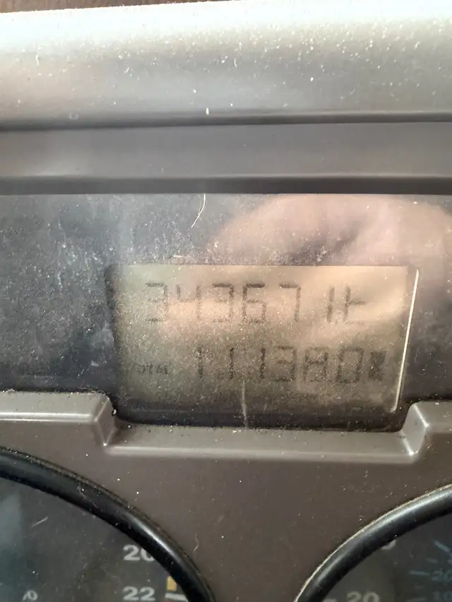 Mack Granite Dump Truck in Heavy Trucks in Oshawa / Durham Region - Image 11