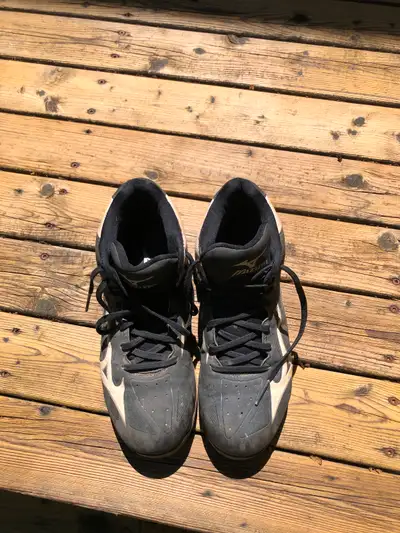 Cleats - size 7, View more