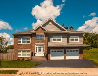 LUXURIOUS 6 BEDROOM, 3.5 BATH (+ OFFICE +THEATRE) HOUSE FOR RENT in Long Term Rentals in Dartmouth