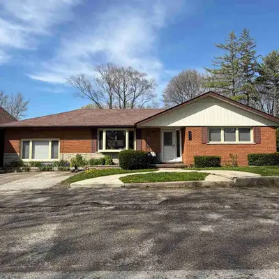 10 allowed photos does not do this home justice! 323 Nelson Street, Kincardine. 2 bedrooms Fully ren...