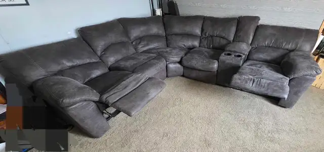 Reclining sectional in Couches & Futons in Portage la Prairie - Image 3