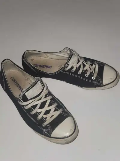 women's size 8 converse sneakers $10, View more