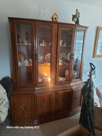Buffet/Hutch/Table/Chairs