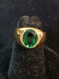 10K Yellow Gold Green Spinel Solitaire Ring Size 6